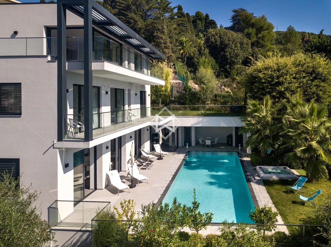 Villa in Cannes, Provence-Alpes-Côte d'Azur, France 1 - 12682590