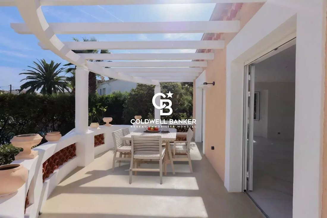 House in Antibes, Provence-Alpes-Côte d'Azur, France 4 - 13348389