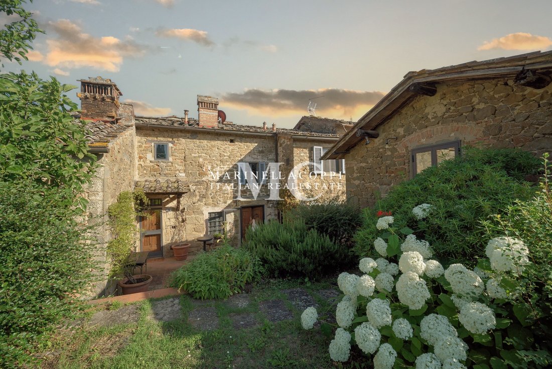 Villa in Center, Greve in Chianti, Tuscany 2 - 13887296