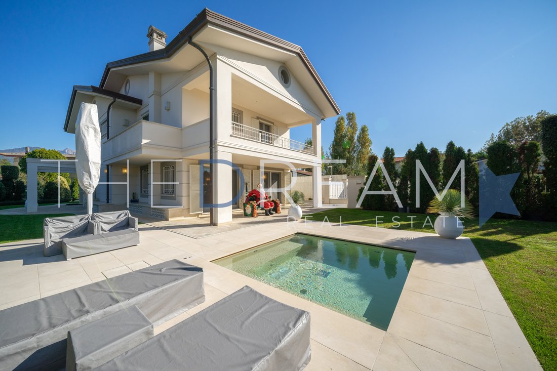 Villa in Center, Forte dei Marmi, Tuscany 2 - 14954680