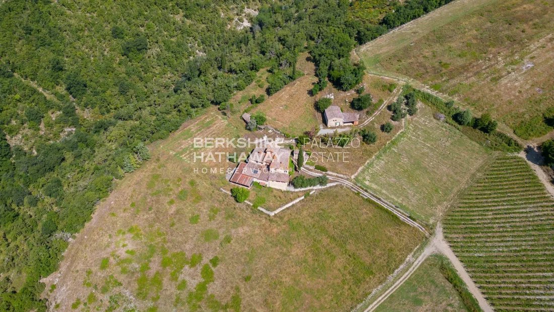 Estate in Radda in Chianti, Tuscany, Italy 2 - 13131896