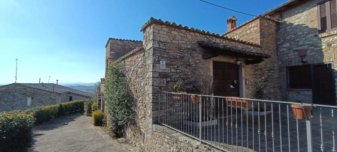 Casa en Corciano, Umbría, Italia 2 - 14952145