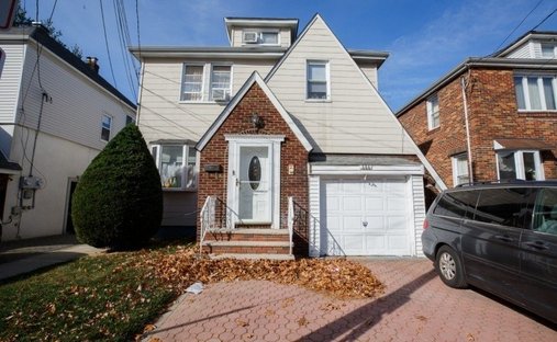 House in Ridgefield, New Jersey, United States 1