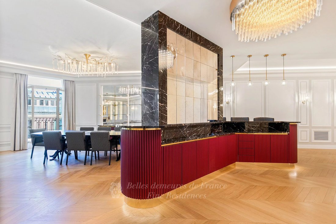 Apartment in Triangle d'Or, Paris 8e Arrondissement, Paris 5 - 13410857