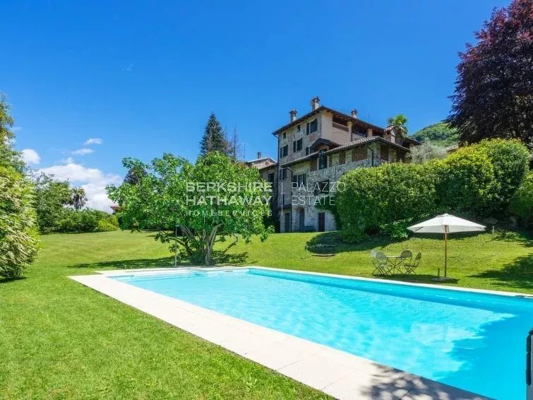Villa in Germignaga, Lombardy, Italy 1 - 13885810