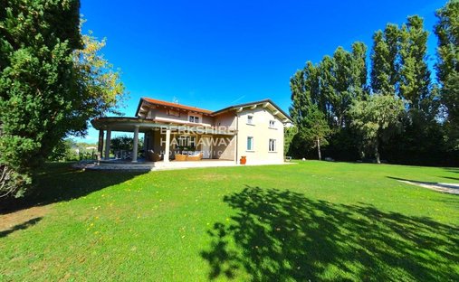 Villa in Pietrasanta, Toskana, Italien 1