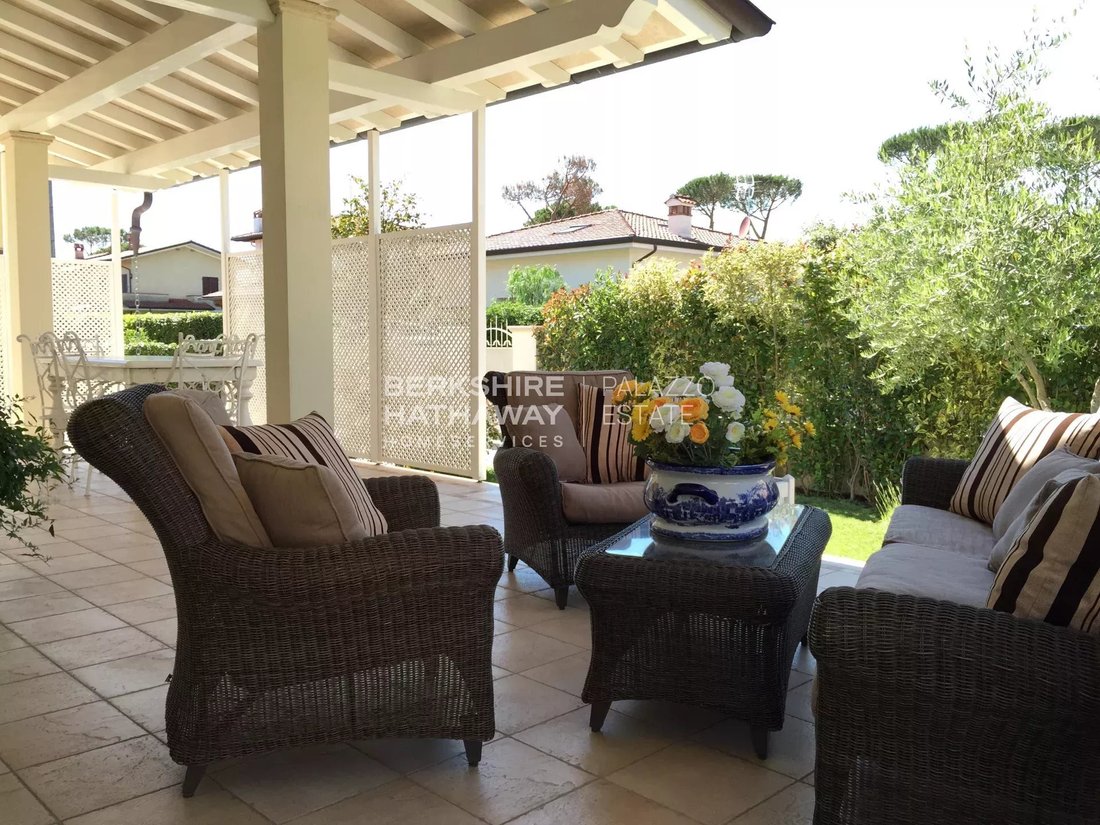Villa in Pietrasanta, Tuscany, Italy 3 - 12497043