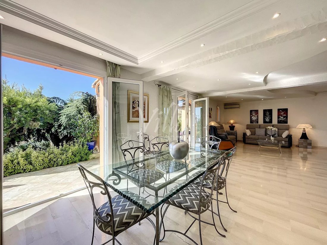 Villa in Les Termes, Mandelieu-la-Napoule, France 4 - 14853125