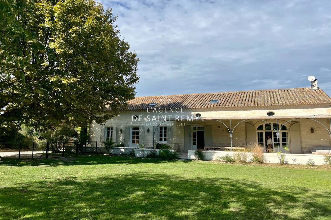 Villa in Saint-Rémy-de-Provence, Provence-Alpes-Côte d'Azur, France 2 - 14757574