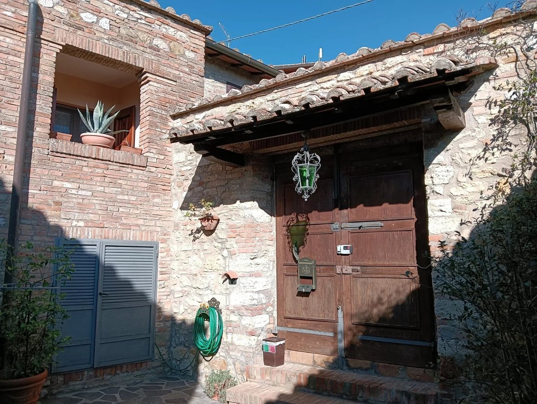 Casa en Corciano, Umbría, Italia 3 - 14952145