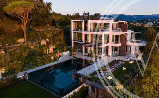 Villa in Croix des Gardes, Cannes, France 1