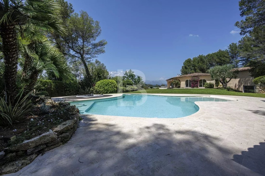 Maison à Mougins, Provence-Alpes-Côte d'Azur, France 1 - 12988154