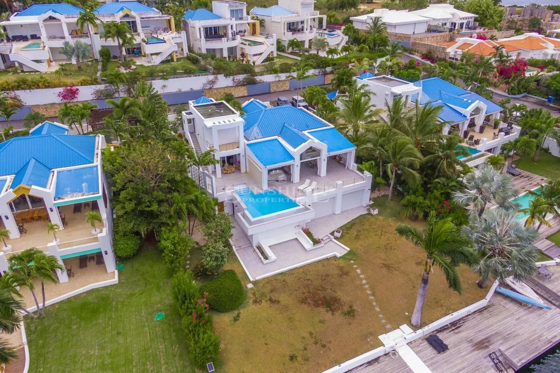 Villa in Simpson Bay, Sint Maarten 2 - 12167905