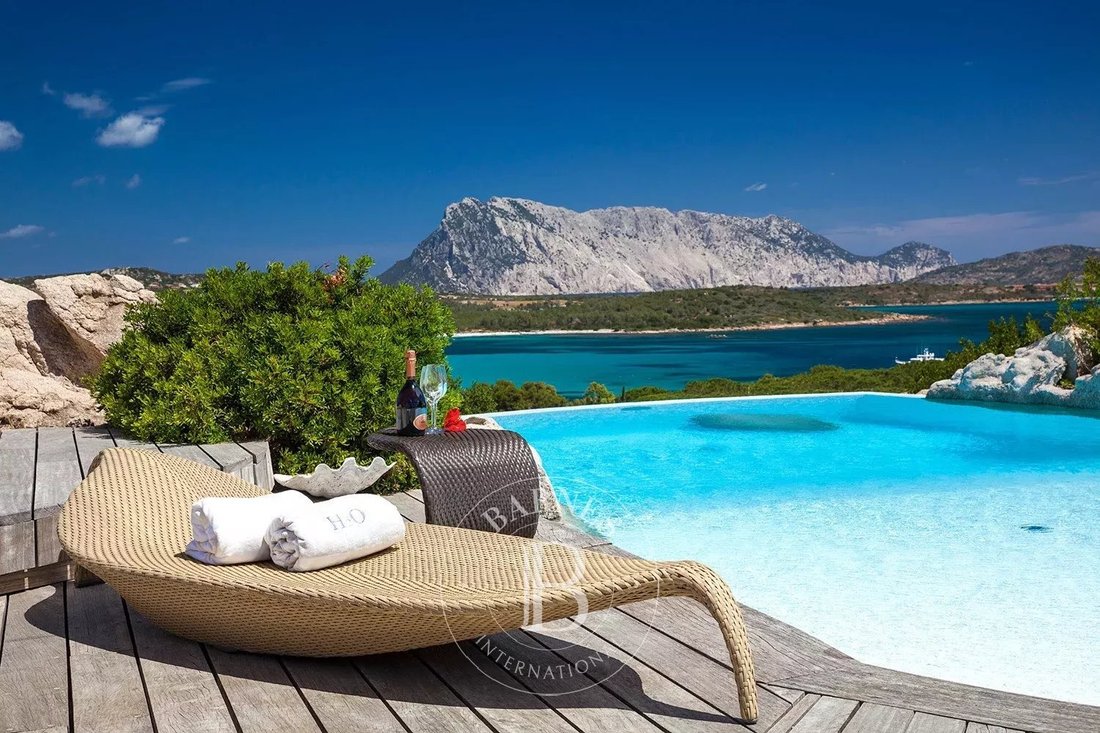 Villa in San Teodoro, Sardinia, Italy 2 - 10940870