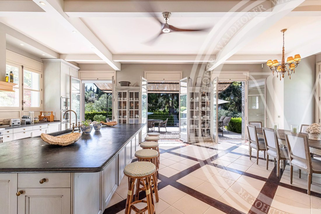 Villa in Antibes, Provence-Alpes-Côte d'Azur, France 3 - 13691154