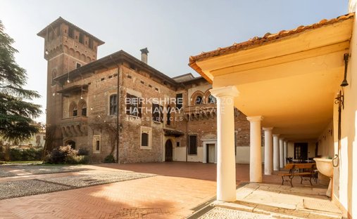 Castello a Dello, Lombardia, Italia 1