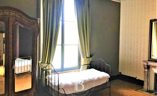 Castle for Sale in Salbris, Centre-Val de Loire, France