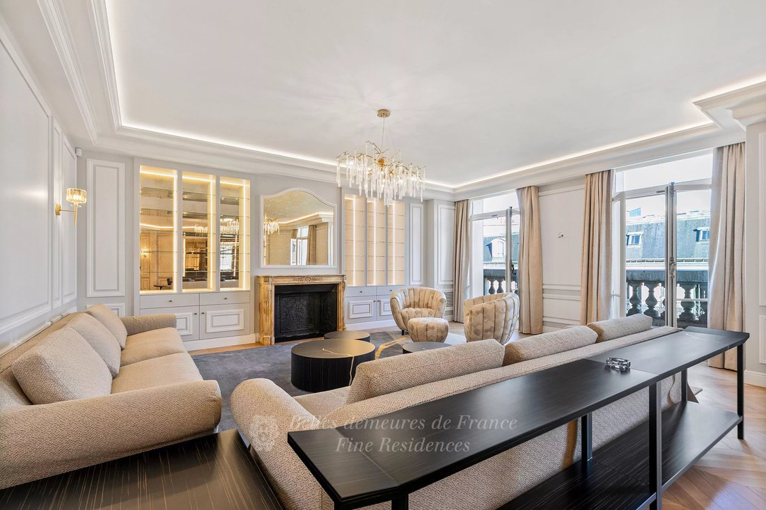 Apartment in Triangle d'Or, Paris 8e Arrondissement, Paris 1 - 13410857