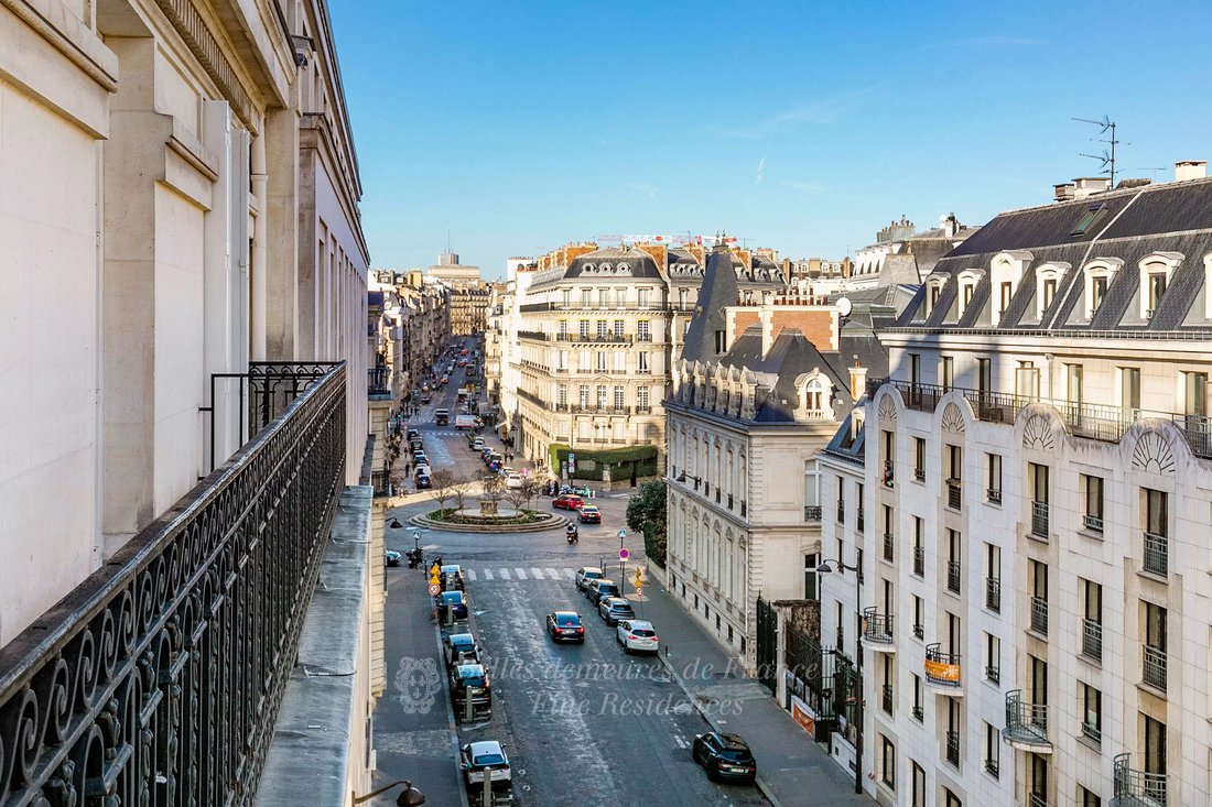 Apartment in Triangle d'Or, Paris 8e Arrondissement, Paris 2 - 13410857