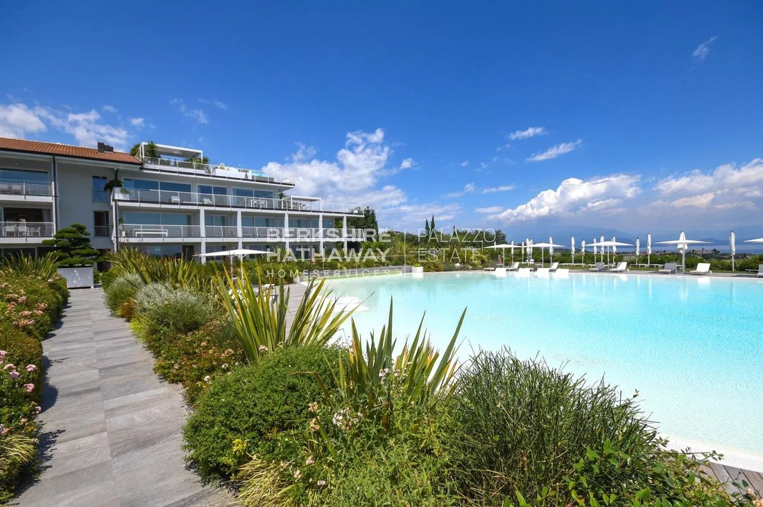 Apartment in Hill Zone, Padenghe sul Garda, Lombardy 5 - 12385731