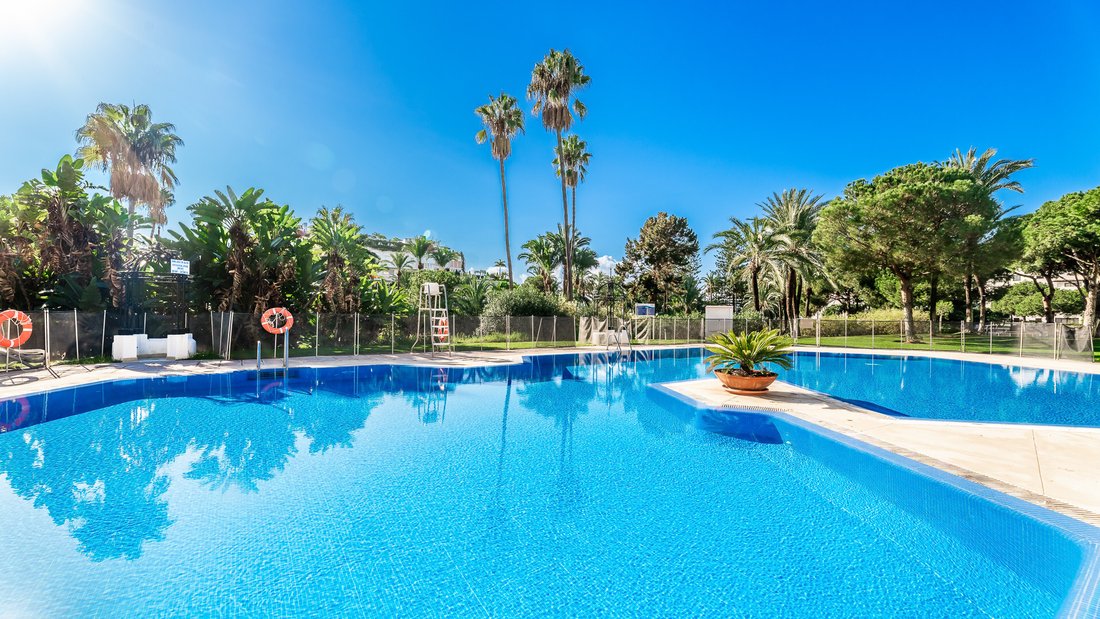Apartment in Puerto Banus, Marbella, Spain 2 - 14827591