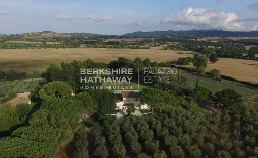 Villa in Manciano, Tuscany, Italy 1