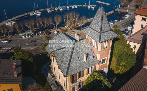 Villa a Porto Valtravaglia, Lombardia, Italia 1