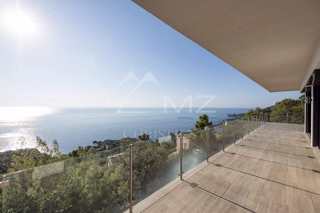 Villa in Théoule-sur-Mer, Provence-Alpes-Côte d'Azur, France 3 - 14136527