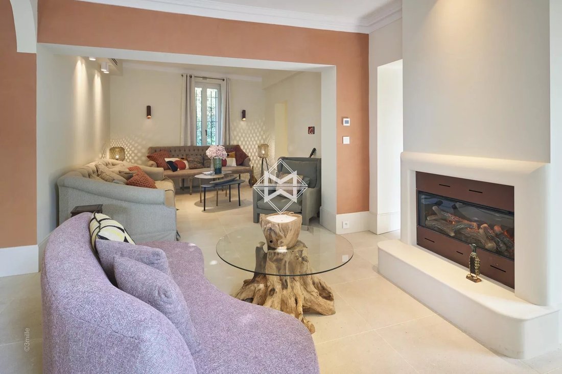 Villa in Cannes, Provence-Alpes-Côte d'Azur, France 3 - 12563957