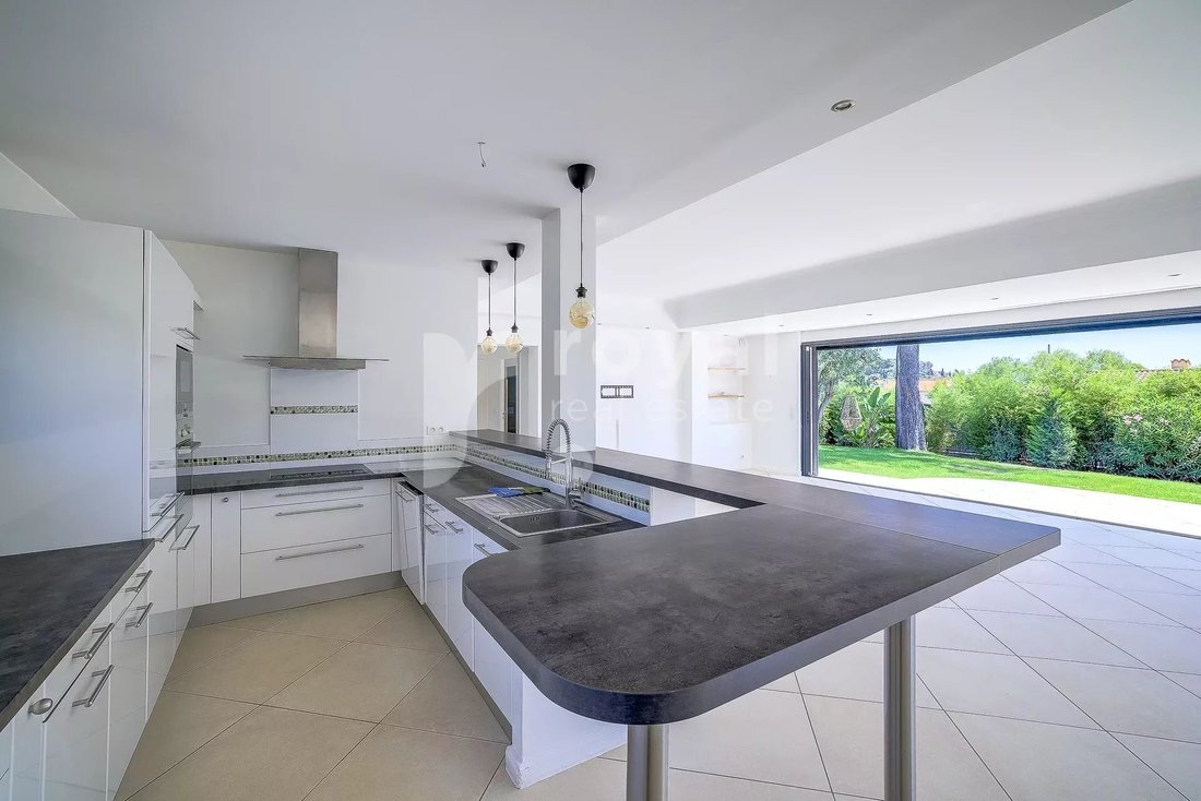 Villa in Mougins, Provence-Alpes-Côte d'Azur, France 5 - 13103039
