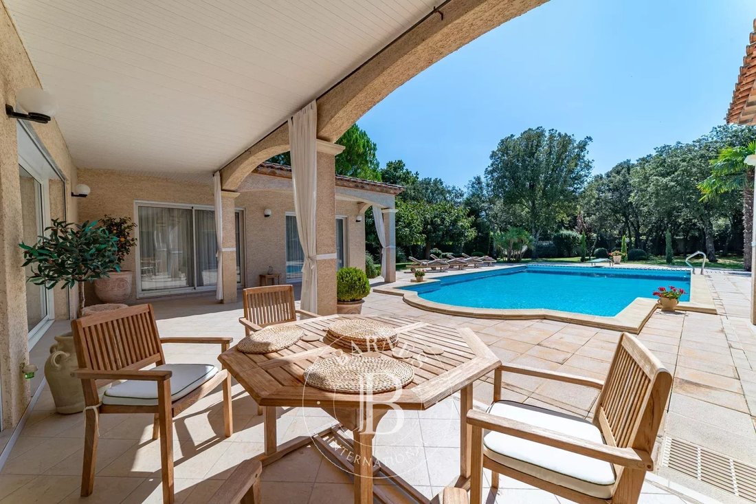 Villa in Centre Ville, Castries, France 2 - 14532649