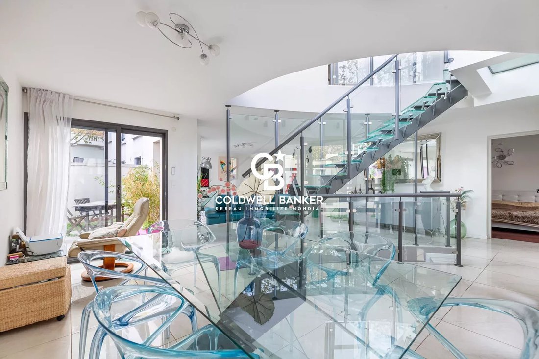 House in Chateau Ridel, La Garenne-Colombes, France 2 - 13392973