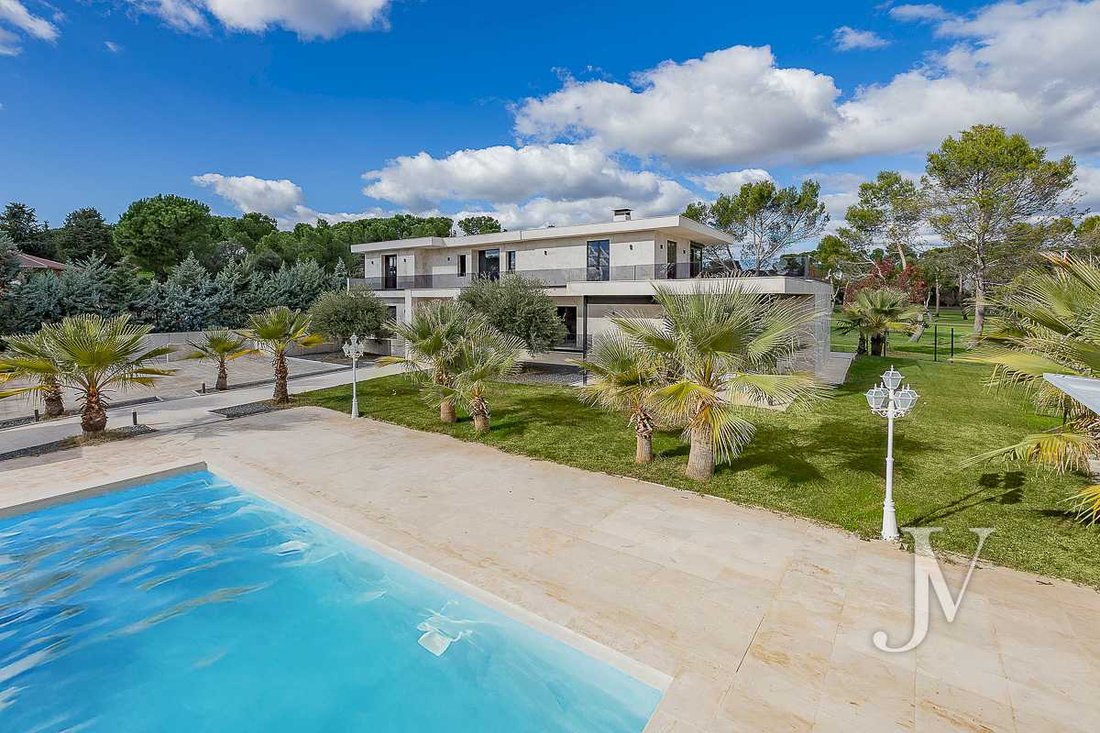 Villa in Fuencarral-El Pardo, Madrid, Spain 3 - 14955590