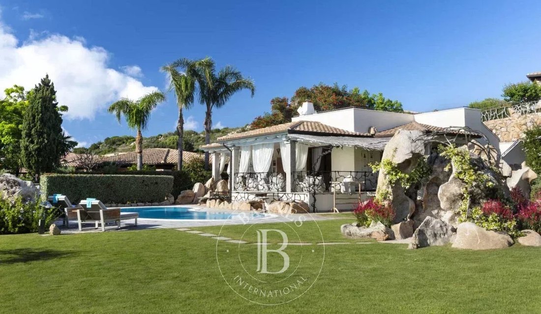 Villa in San Teodoro, Sardinia, Italy 1 - 13804079