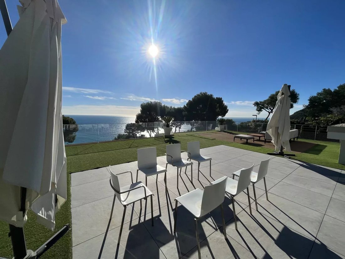 House in Èze, Provence-Alpes-Côte d'Azur, France 2 - 13491416