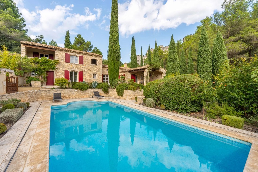 Villa in Les Baux-de-Provence, Provence-Alpes-Côte d'Azur, France 4 - 14955396