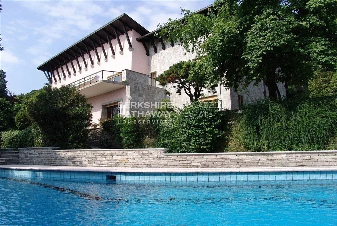 Villa in Belgirate, Piedmont, Italy 2 - 11634104