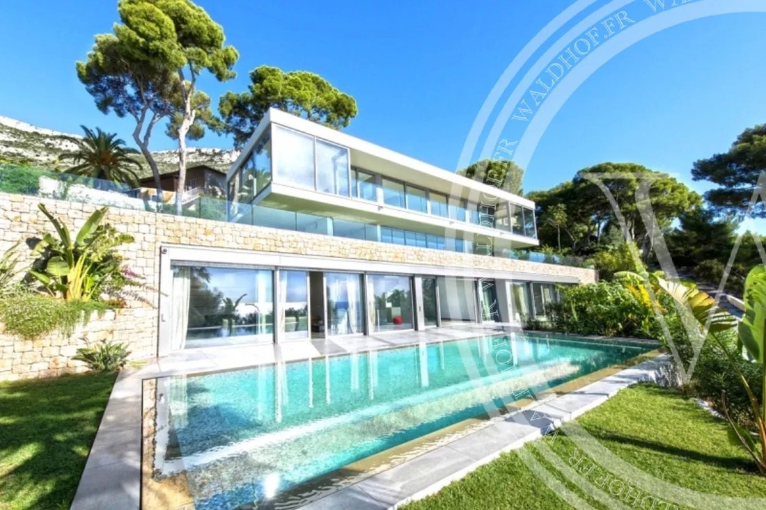 Villa in Cap-d'Ail, Provence-Alpes-Côte d'Azur, France 1 - 13690859