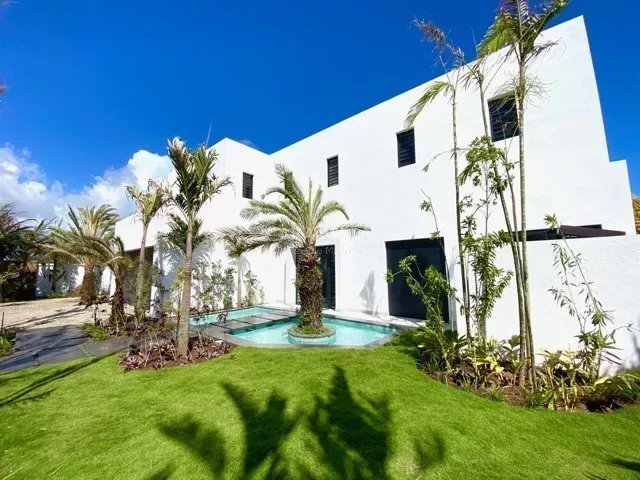 Villa in Grand Baie, Rivière du Rempart District, Mauritius 2 - 12397066