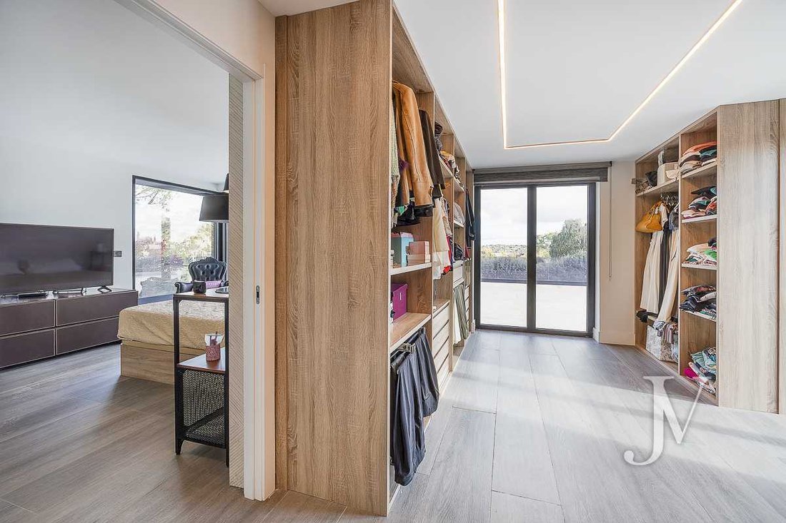 Villa in Fuencarral-El Pardo, Madrid, Spain 5 - 14955590