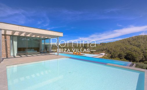 Villa in Santa Eularia des Riu, Balearic Islands, Spain 1
