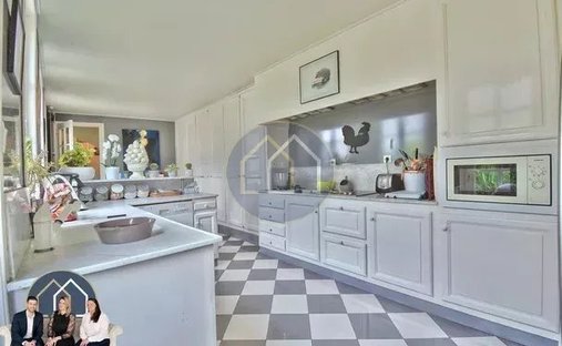 Sale Manor 735 M² 17 Rooms