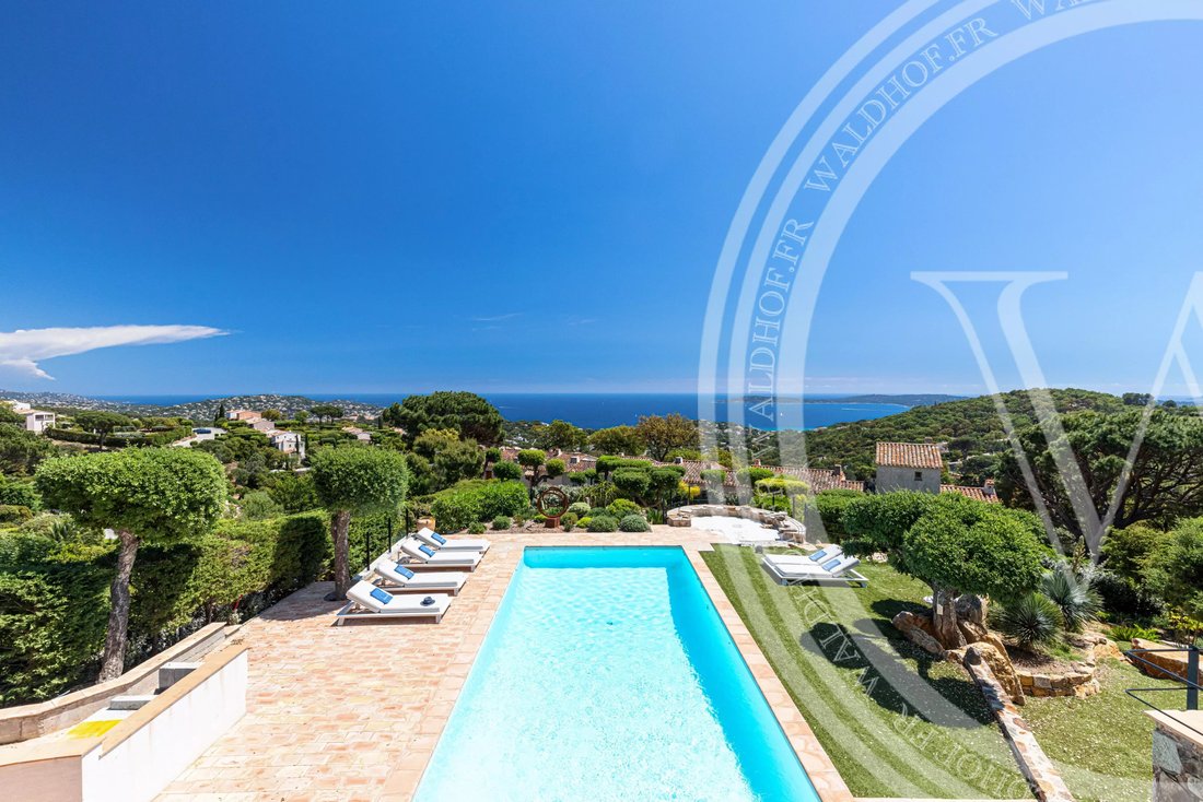 Villa in Grimaud, Provence-Alpes-Côte d'Azur, France 1 - 13691027