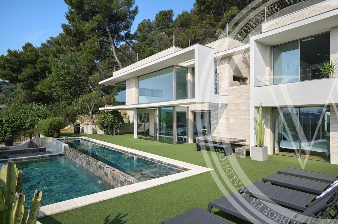 Villa in Cannes, Provence-Alpes-Côte d'Azur, France 3 - 13879965