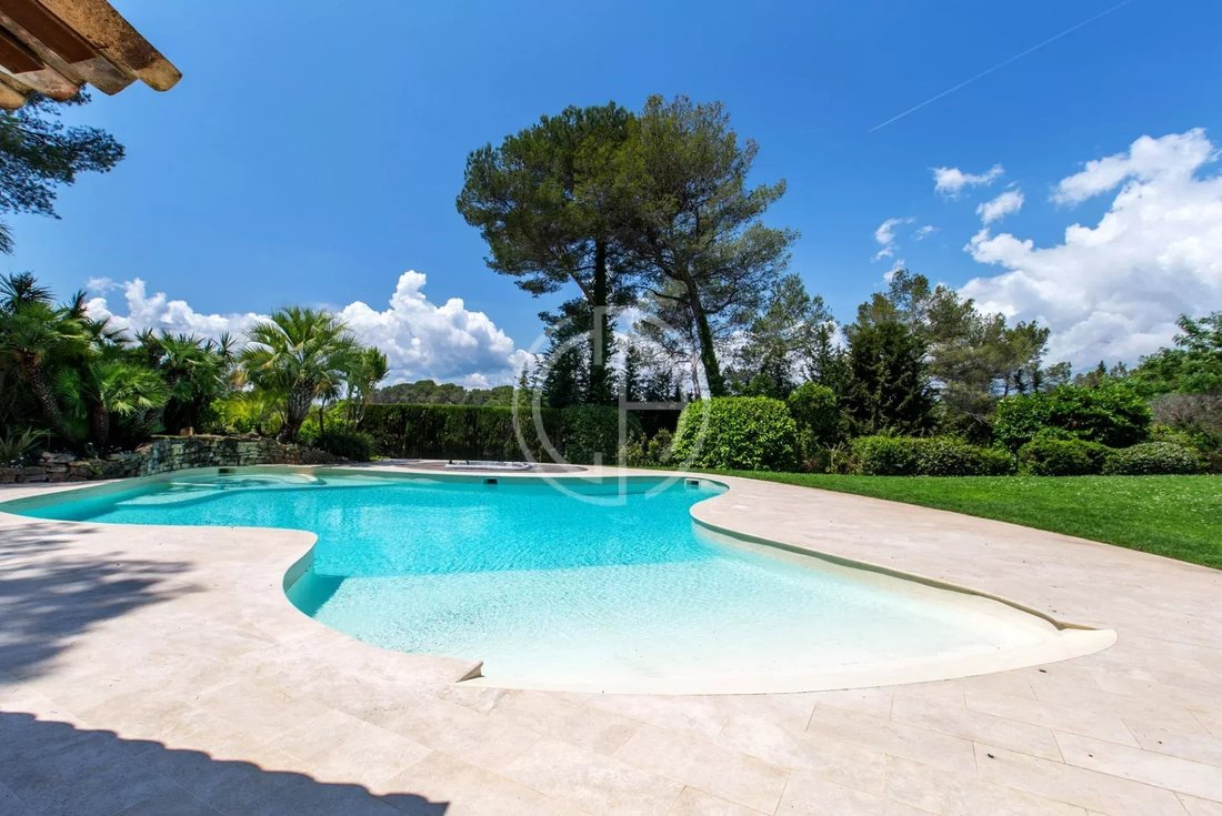 Villa in Mougins, Provence-Alpes-Côte d'Azur, France 2 - 14531596