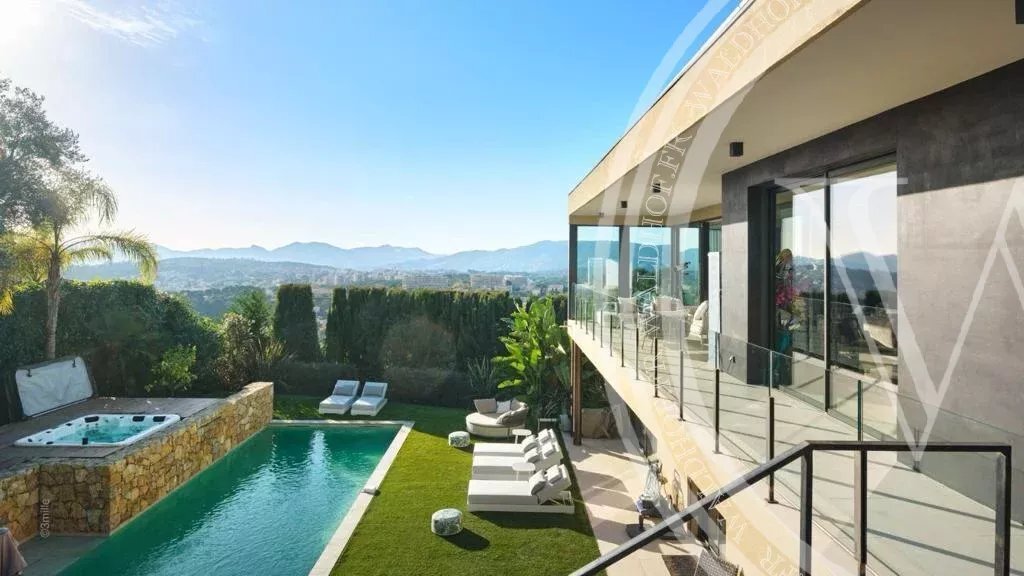 Villa in Cannes, Provence-Alpes-Côte d'Azur, France 1 - 13691188