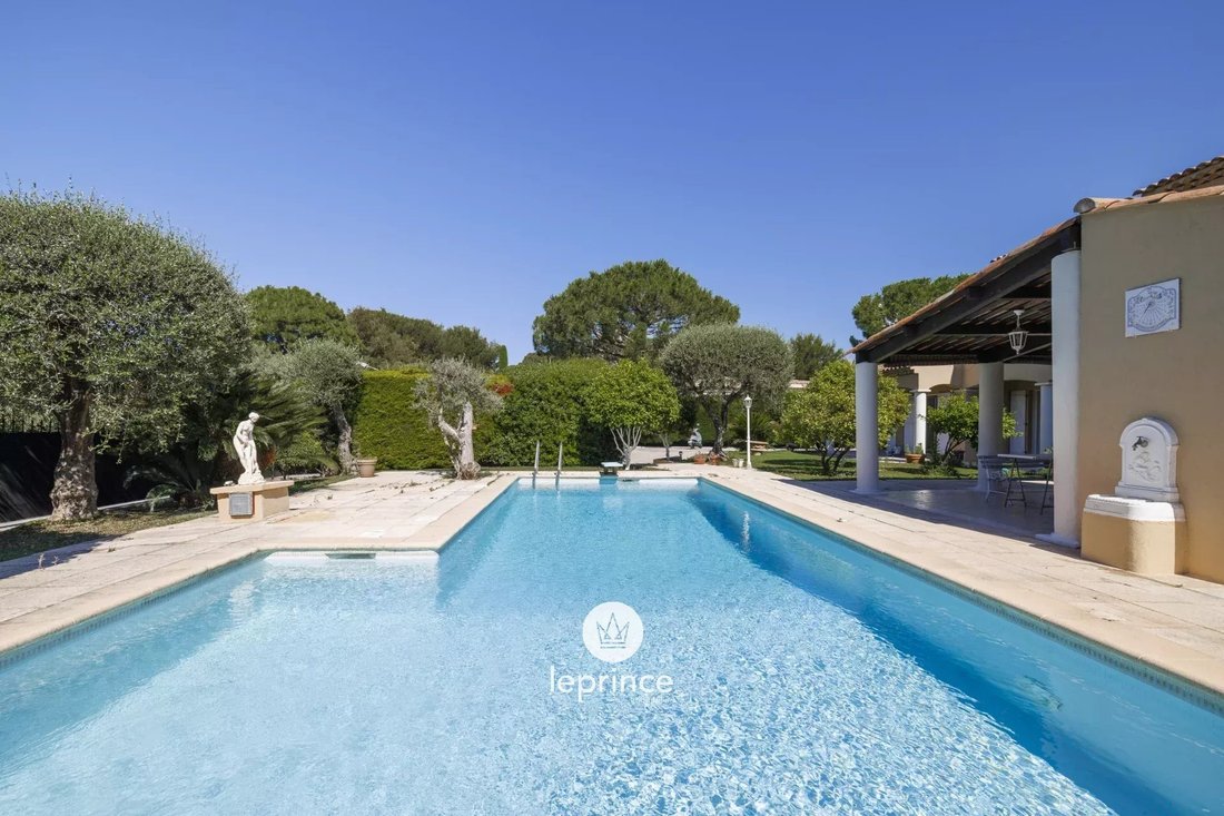 Villa in Villefranche-sur-Mer, Provence-Alpes-Côte d'Azur, France 3 - 14961617