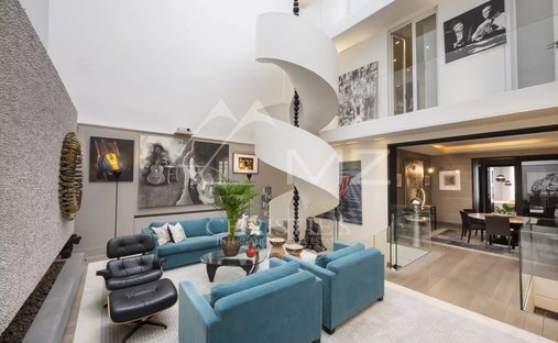 House in Paris, Île-de-France, France 1