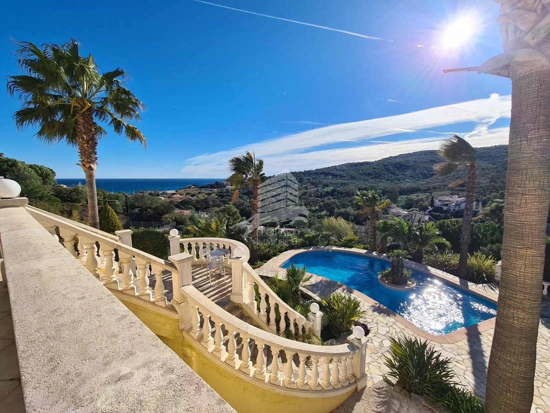 Villa in Montagne des Chèvres, Villeneuve-lès-Avignon, France 3 - 13559573