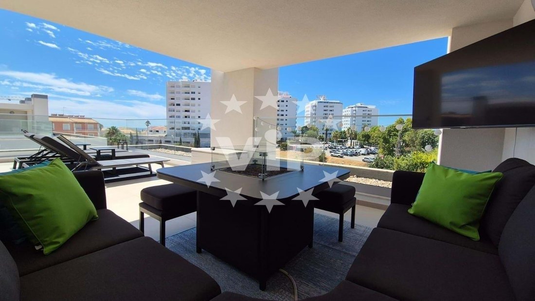 Albufeira Two Bed Penthouse Jacuzzi Roof In Albufeira Algarve